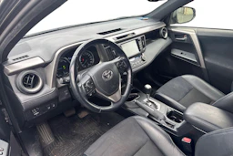 musta Toyota RAV4 2017 kuva 3.