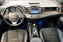 valkoinen Toyota RAV4 2017 kuva 7.