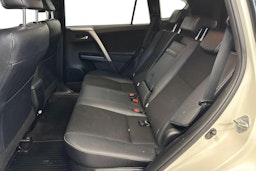 valkoinen Toyota RAV4 2017 kuva 8.