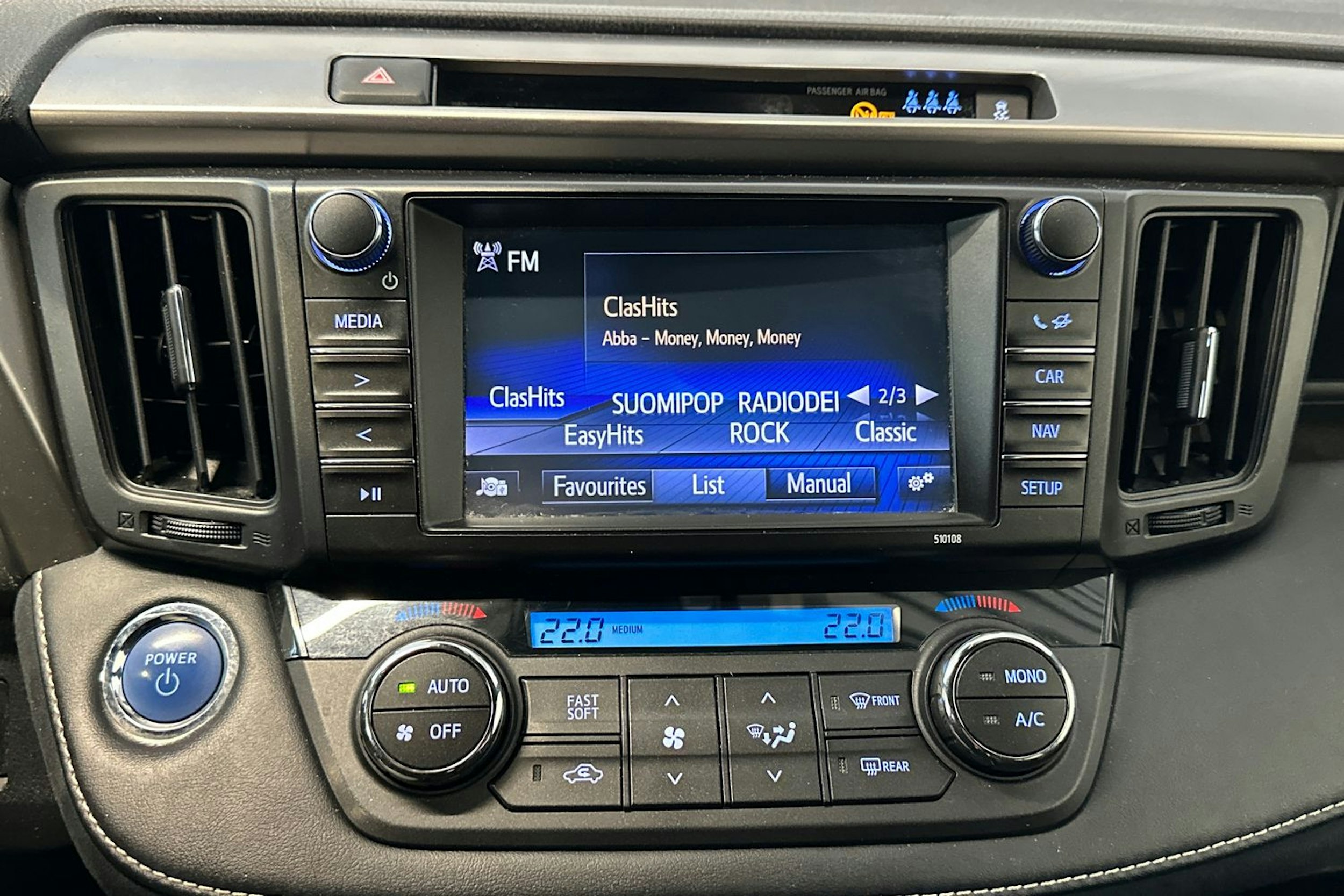 valkoinen Toyota RAV4 2017 kuva 15.