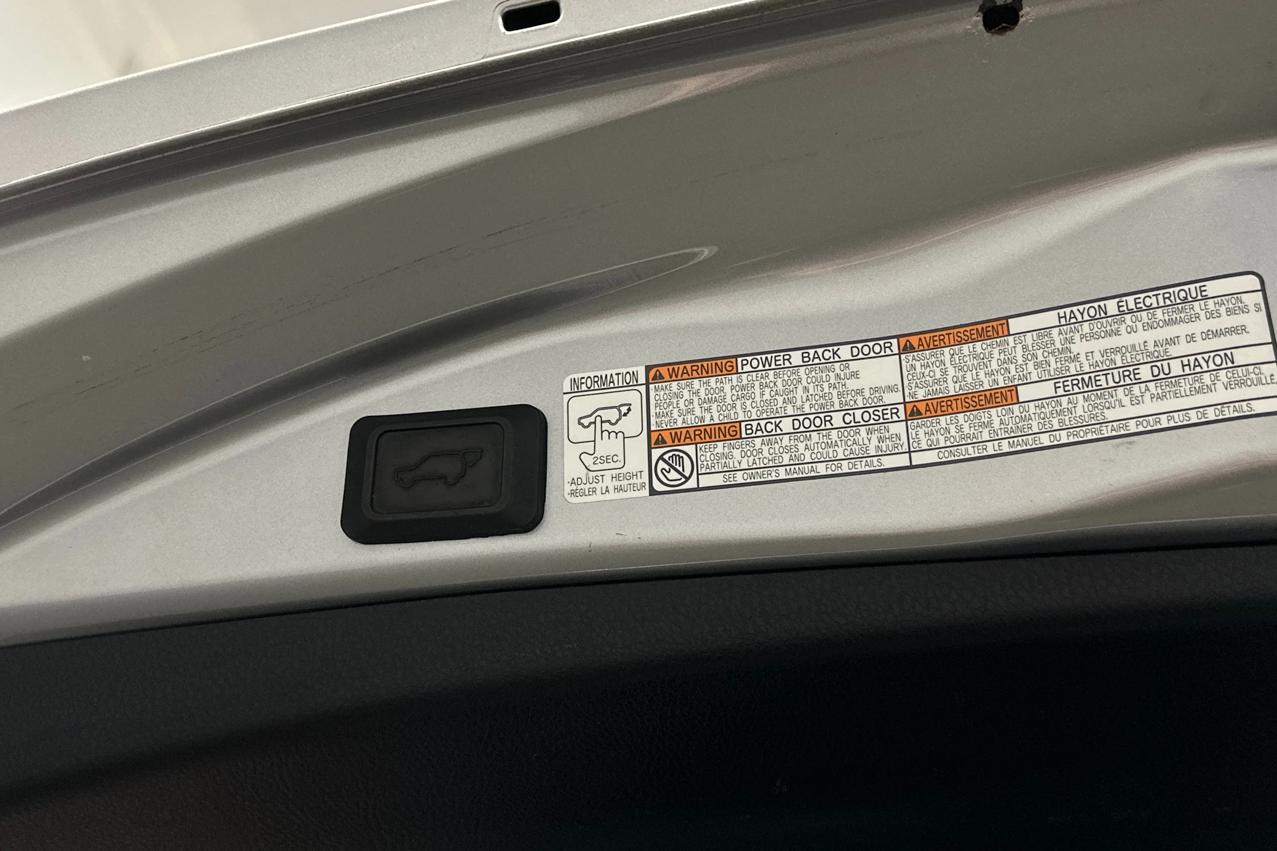 met. hopea Toyota RAV4 2018 kuva 16.