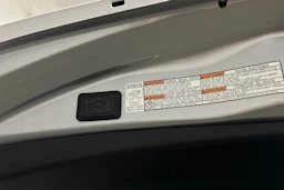 met. hopea Toyota RAV4 2018 kuva 16.