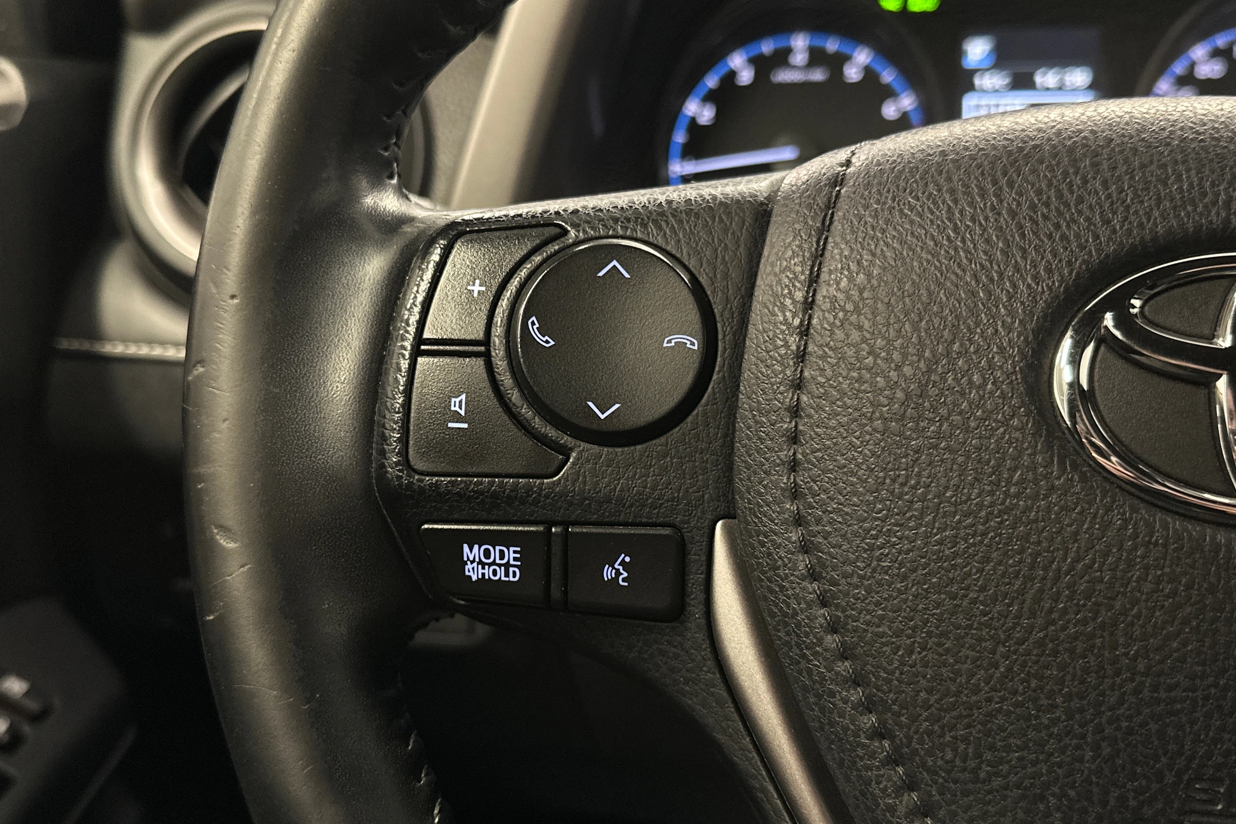 met. hopea Toyota RAV4 2018 kuva 20.