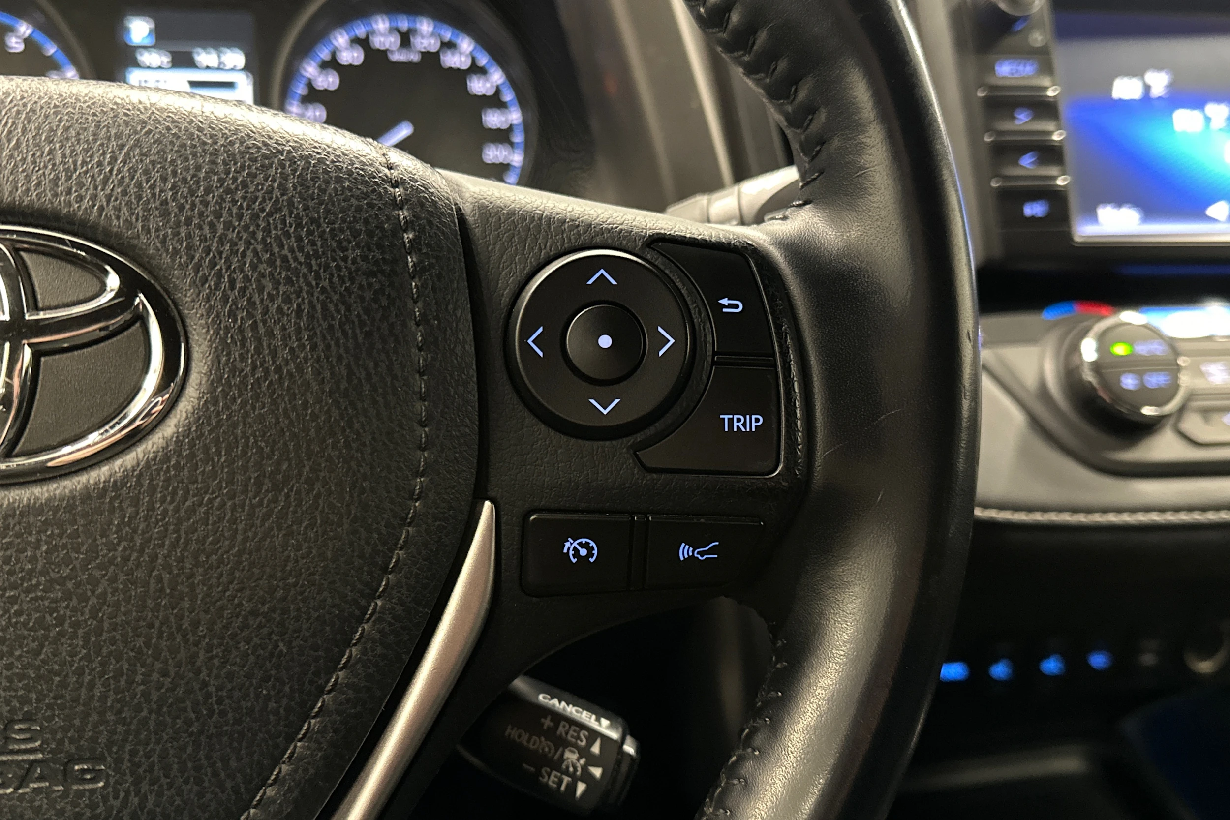 met. hopea Toyota RAV4 2018 kuva 21.