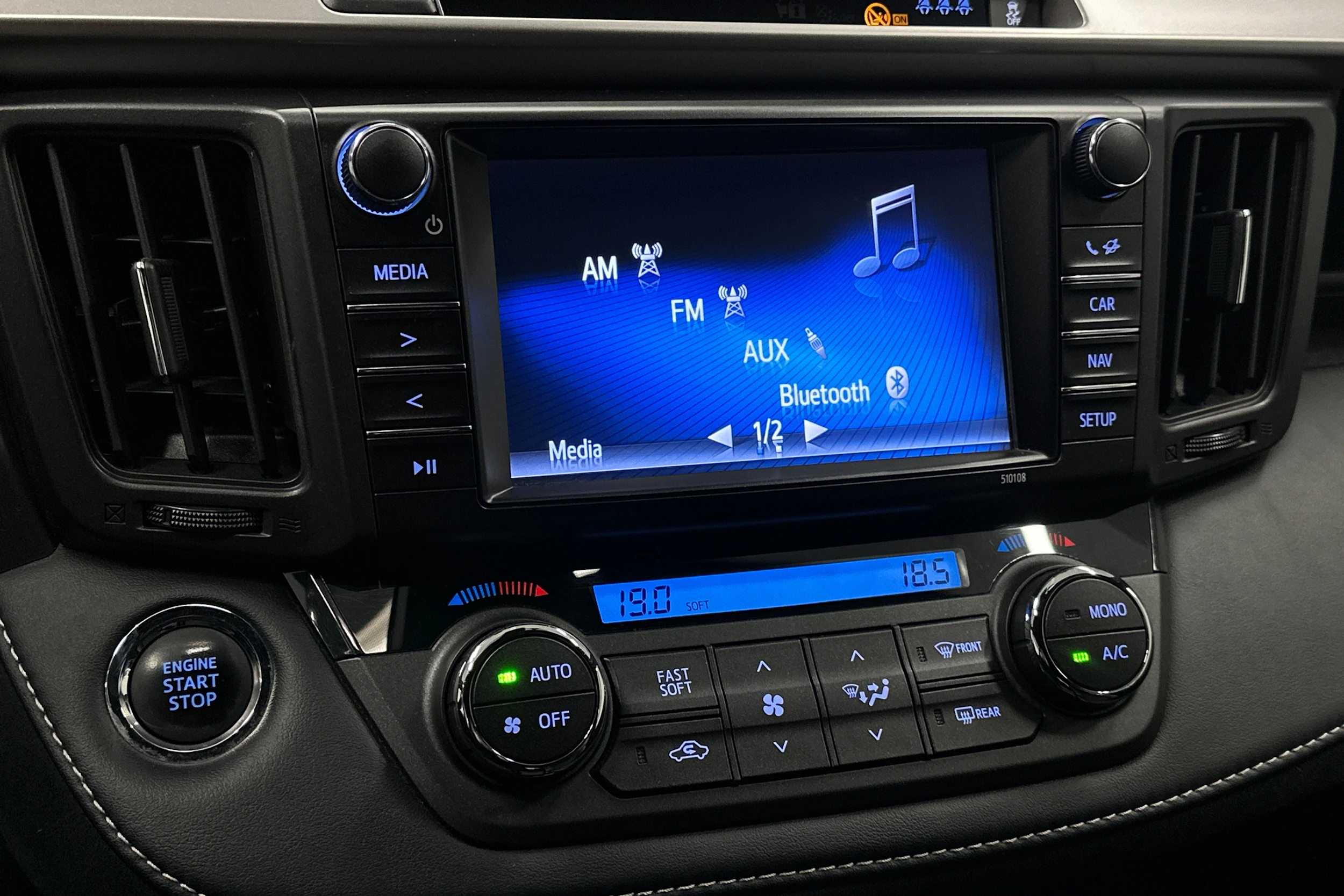 met. hopea Toyota RAV4 2018 kuva 24.