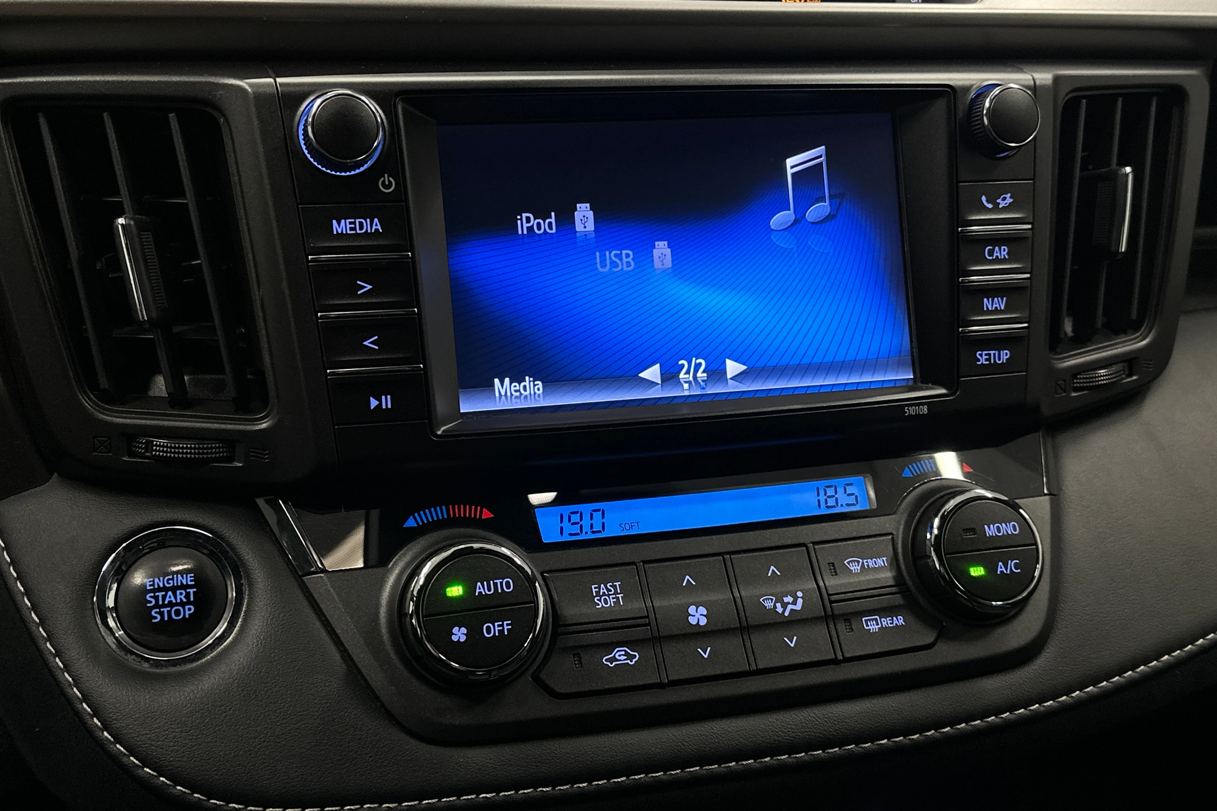 met. hopea Toyota RAV4 2018 kuva 25.