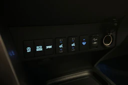 met. hopea Toyota RAV4 2018 kuva 29.