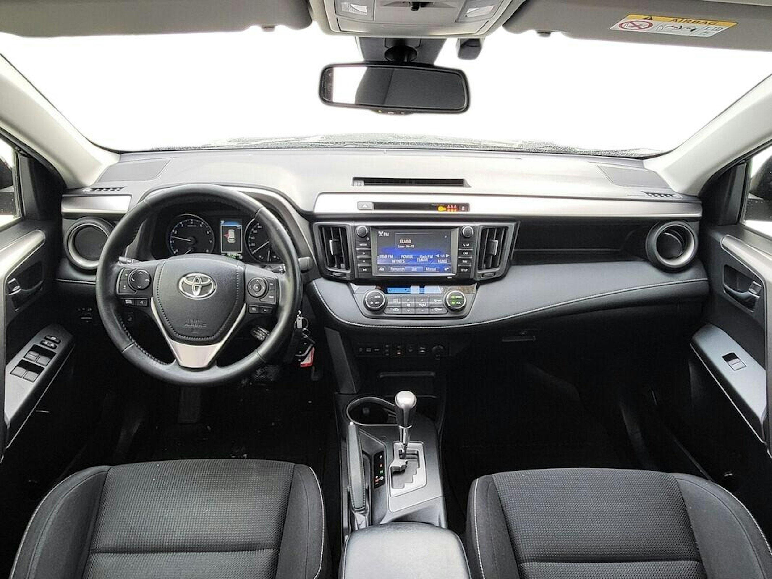 musta Toyota RAV4 2018 kuva 3.