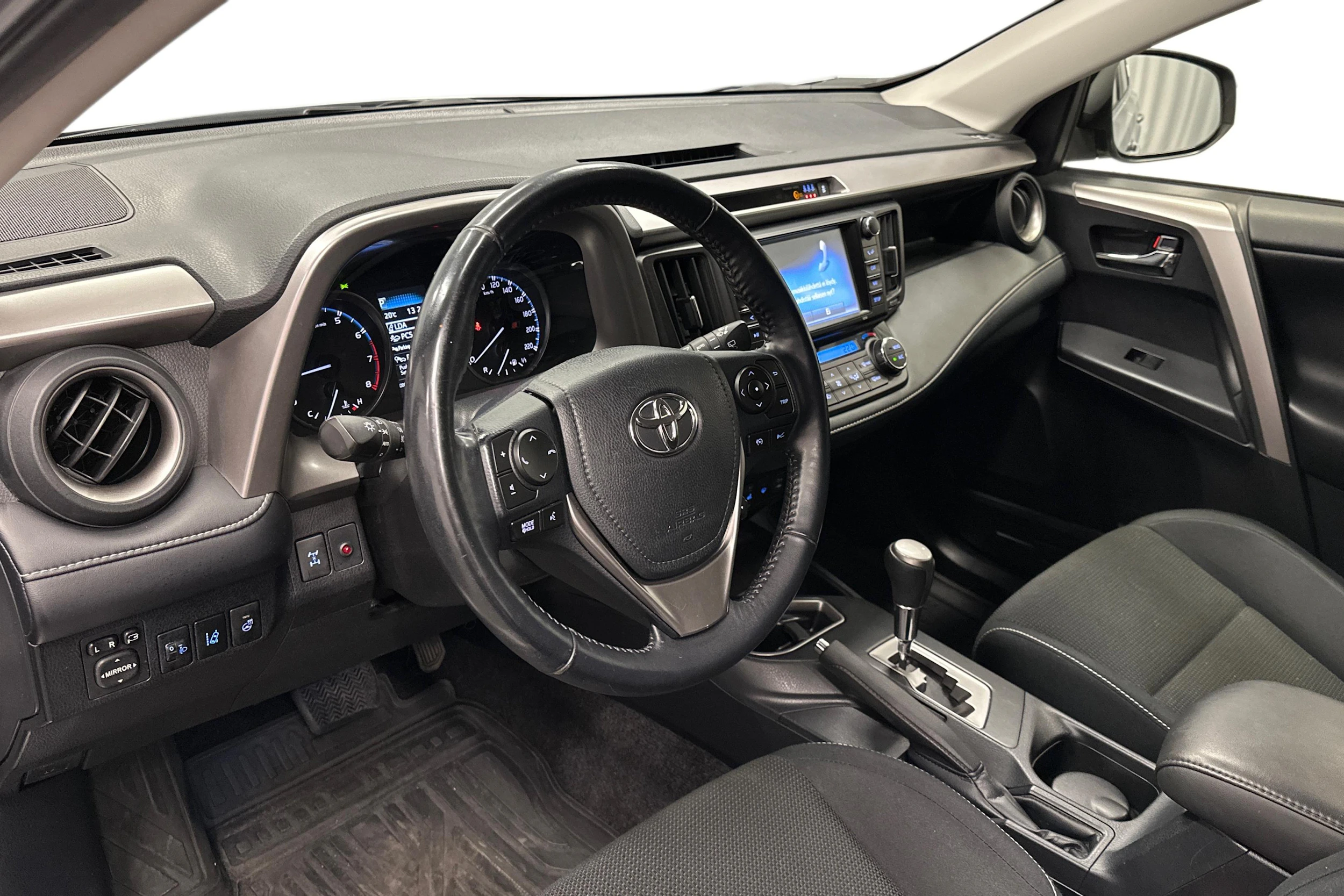 hopea Toyota RAV4 2018 kuva 8.