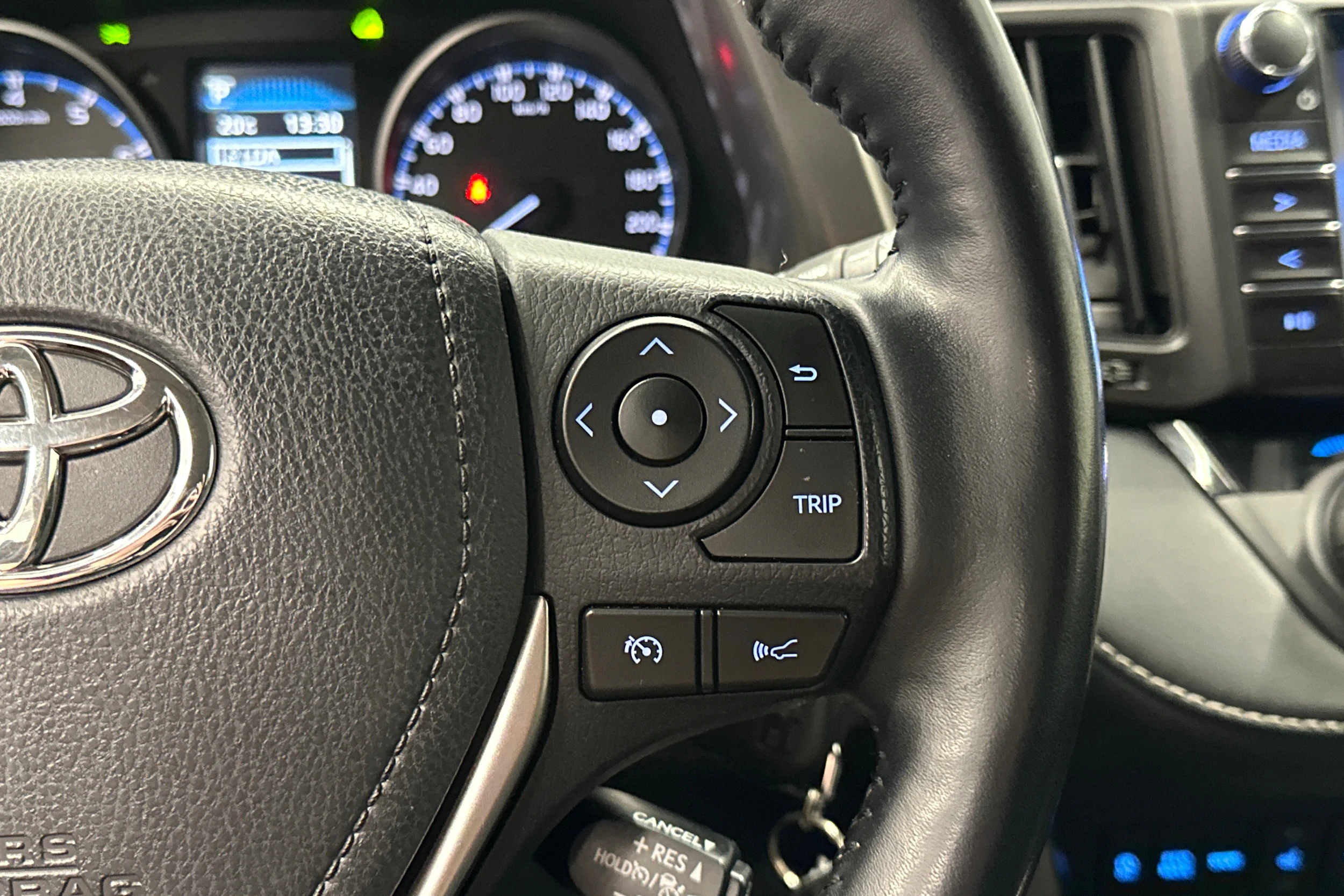 hopea Toyota RAV4 2018 kuva 16.
