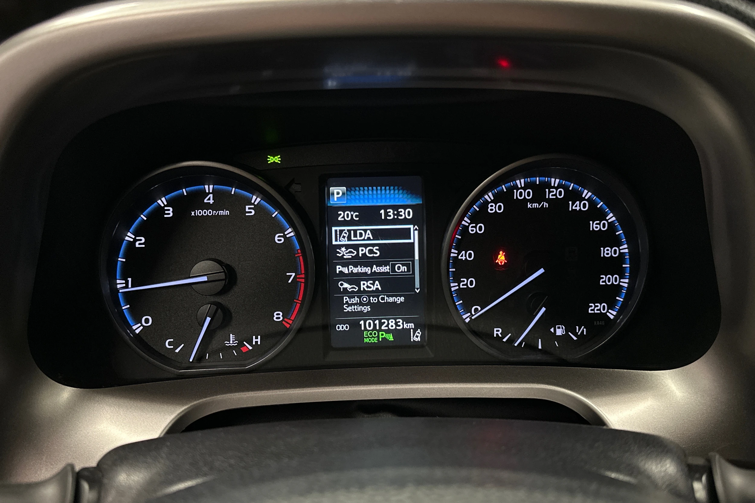 hopea Toyota RAV4 2018 kuva 17.