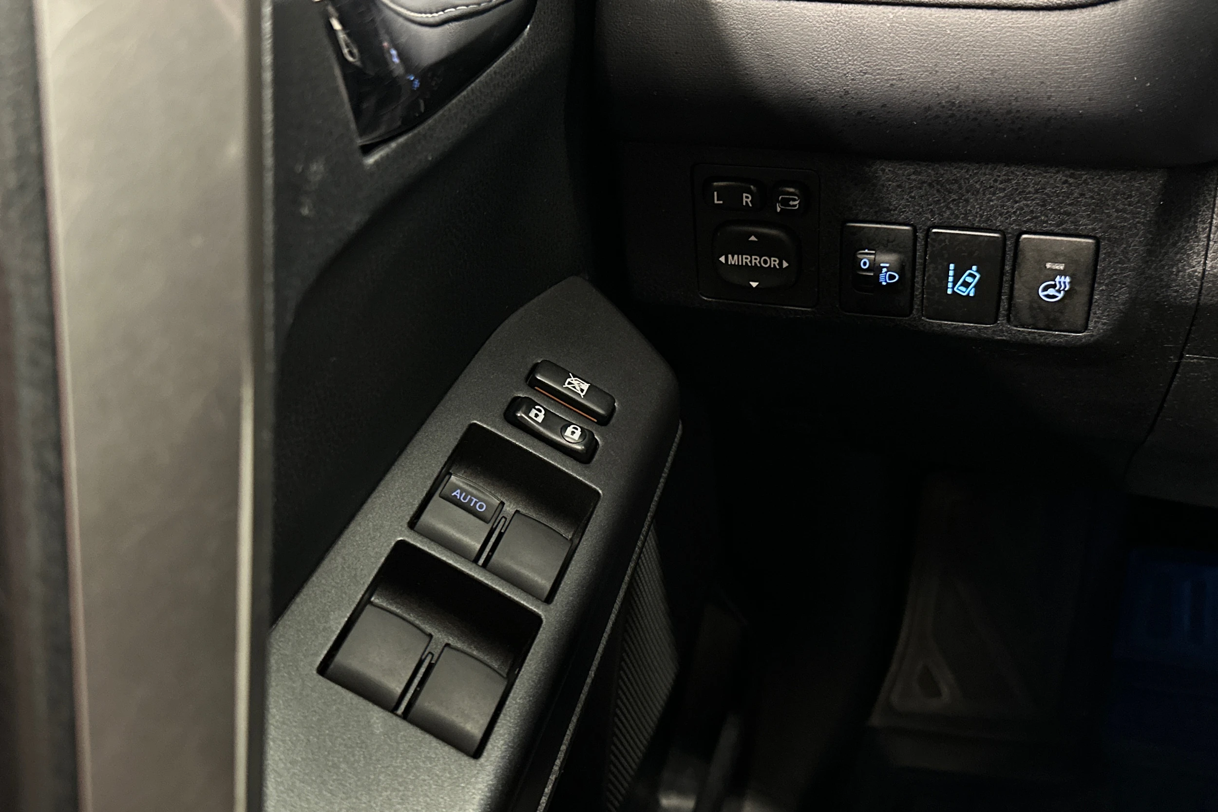 hopea Toyota RAV4 2018 kuva 18.