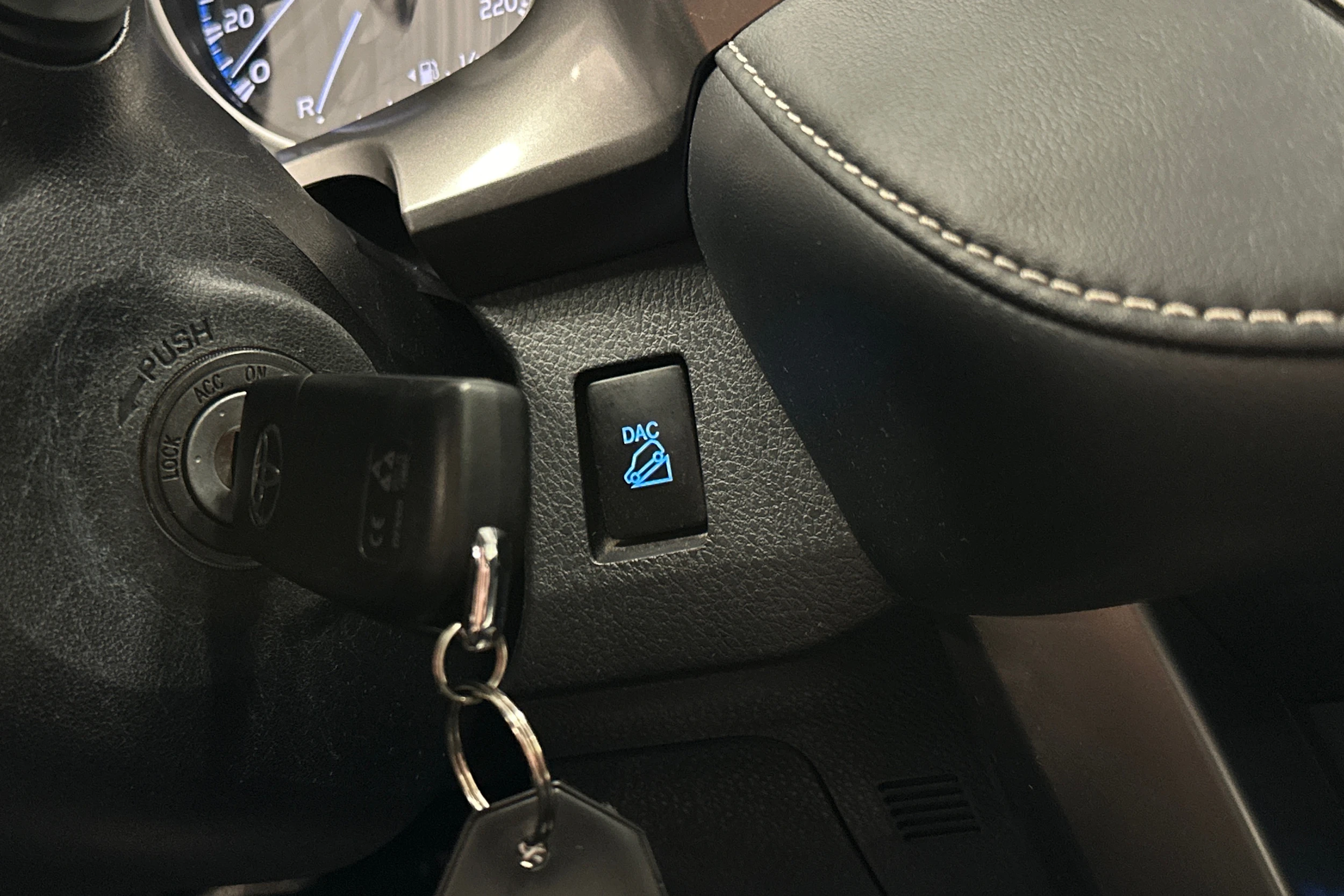 hopea Toyota RAV4 2018 kuva 20.