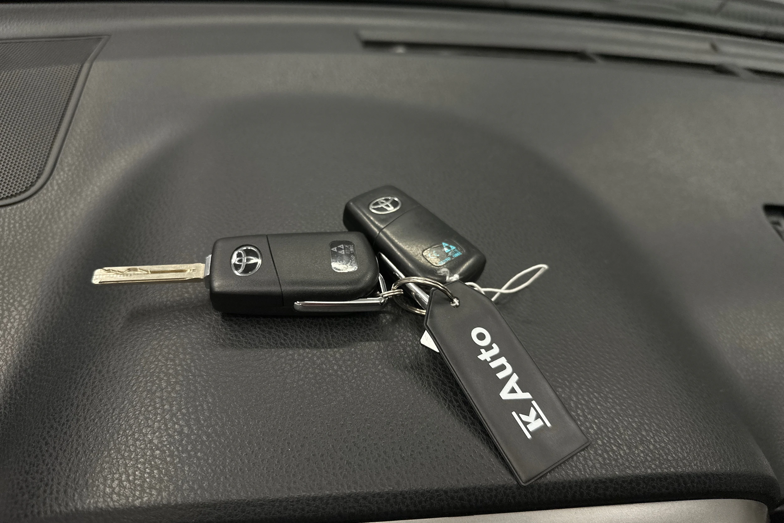 hopea Toyota RAV4 2018 kuva 31.