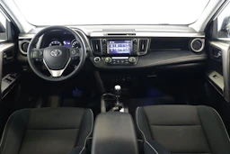 valkoinen Toyota RAV4 2018 kuva 6.