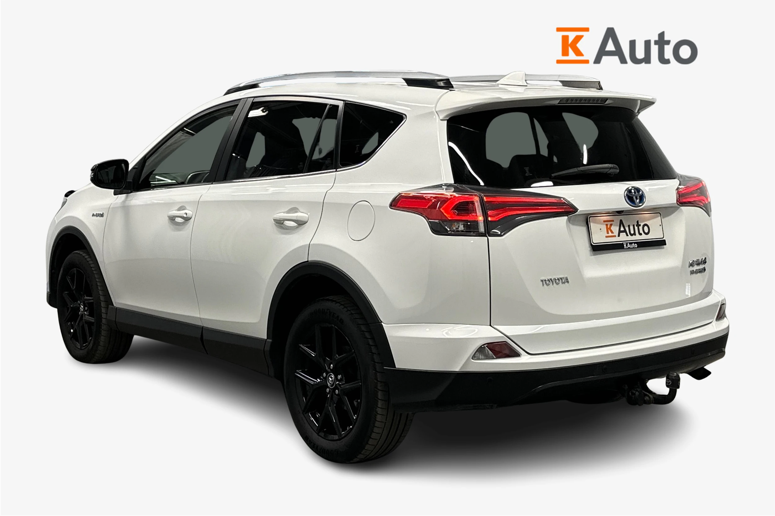 valkoinen Toyota RAV4 2018 kuva 3.