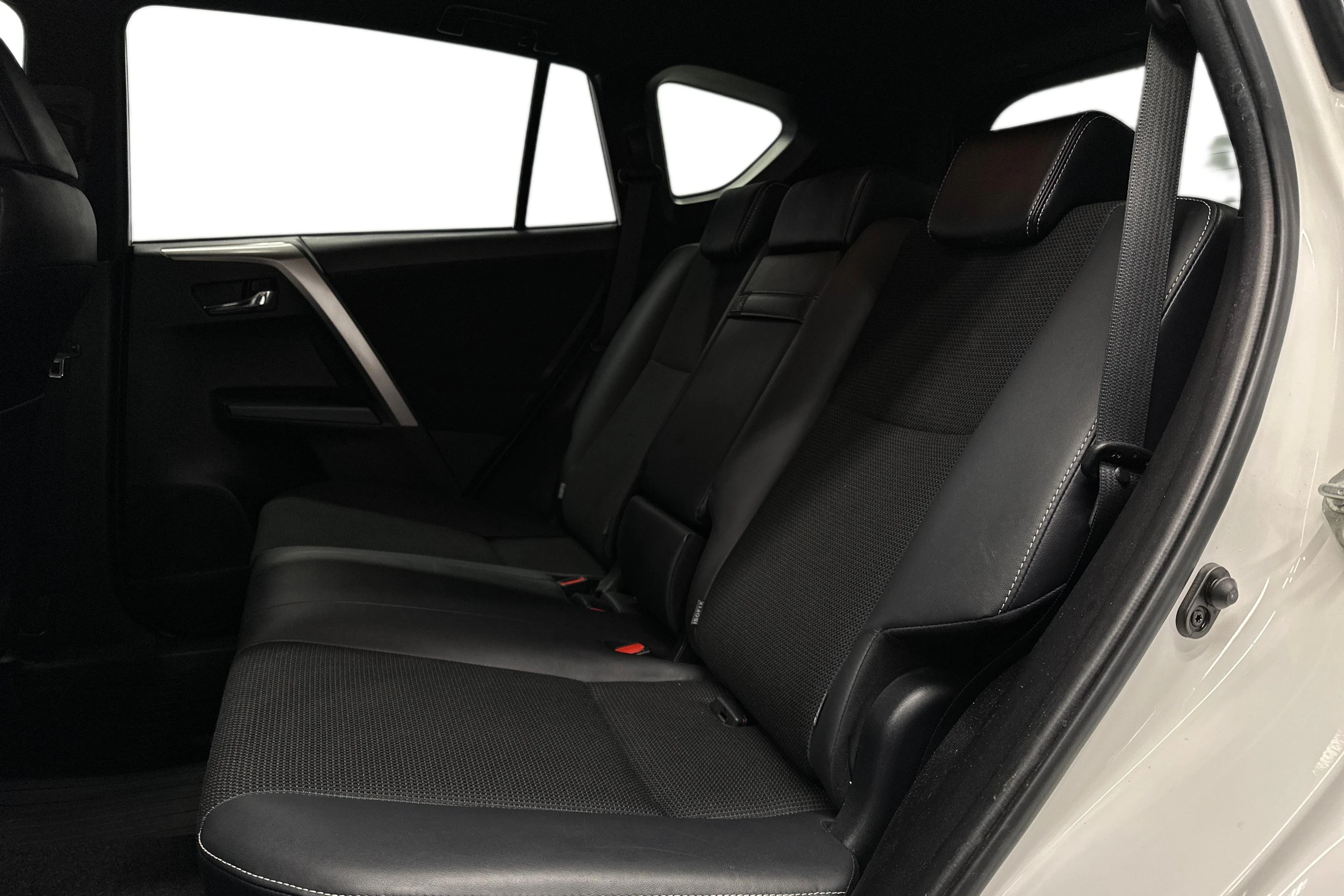 valkoinen Toyota RAV4 2018 kuva 11.