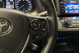 valkoinen Toyota RAV4 2018 kuva 22.