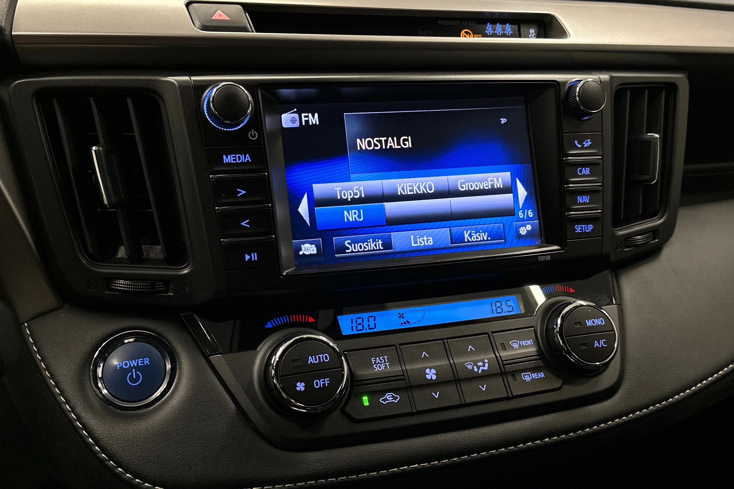 valkoinen Toyota RAV4 2018 kuva 26.