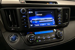 valkoinen Toyota RAV4 2018 kuva 26.