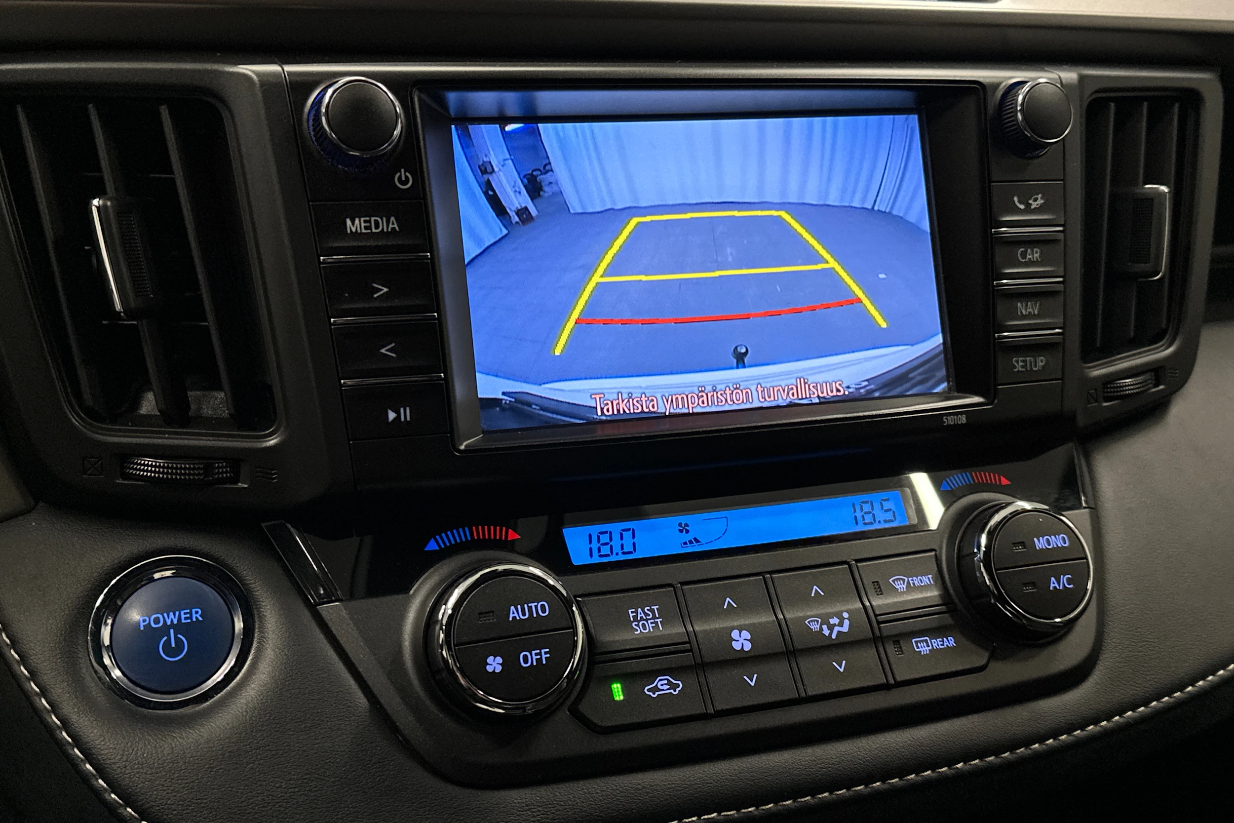 valkoinen Toyota RAV4 2018 kuva 28.