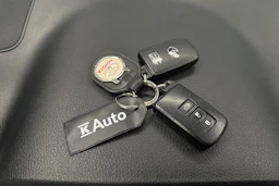 valkoinen Toyota RAV4 2018 kuva 32.