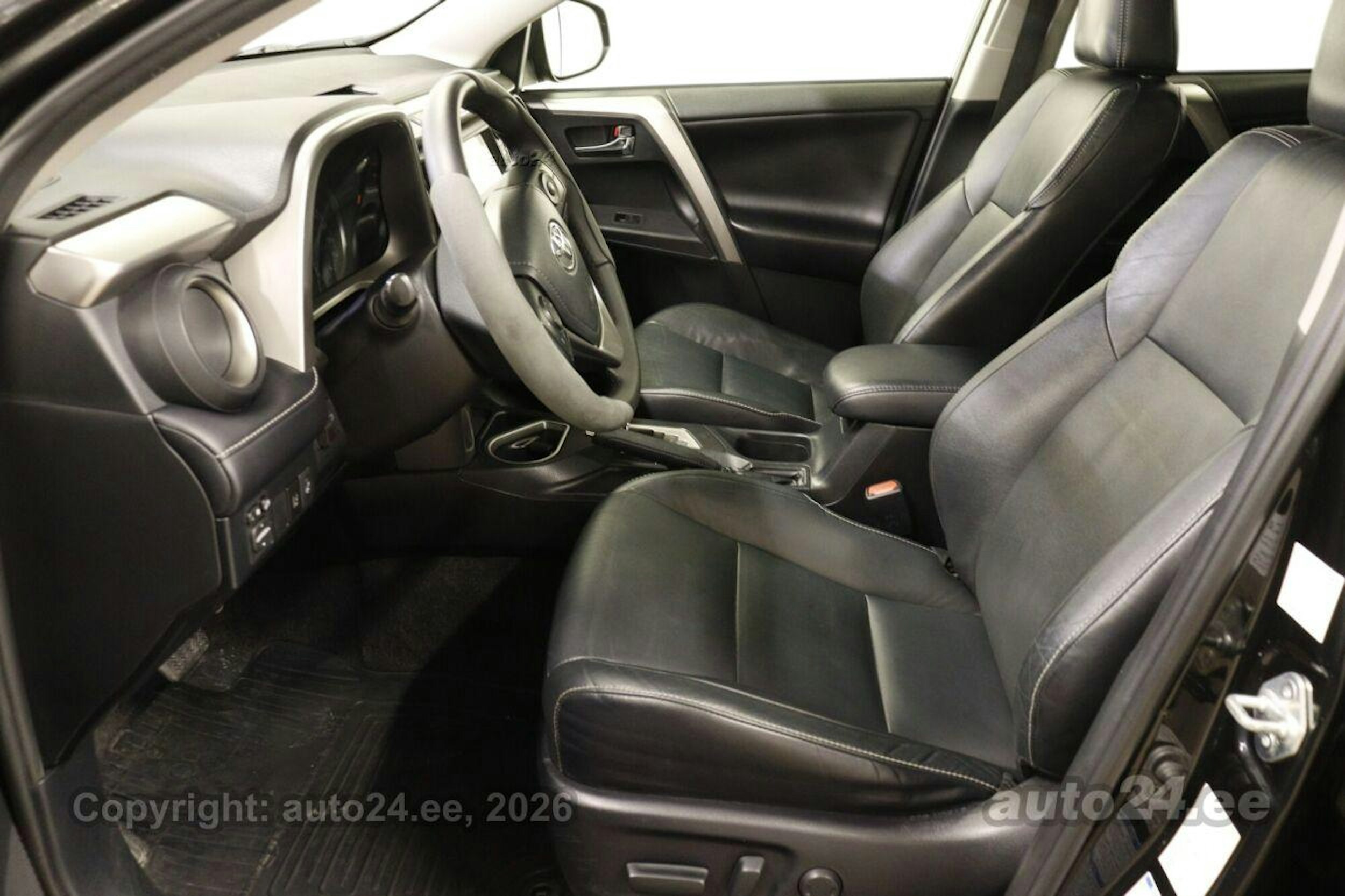 musta Toyota RAV4 2018 kuva 3.