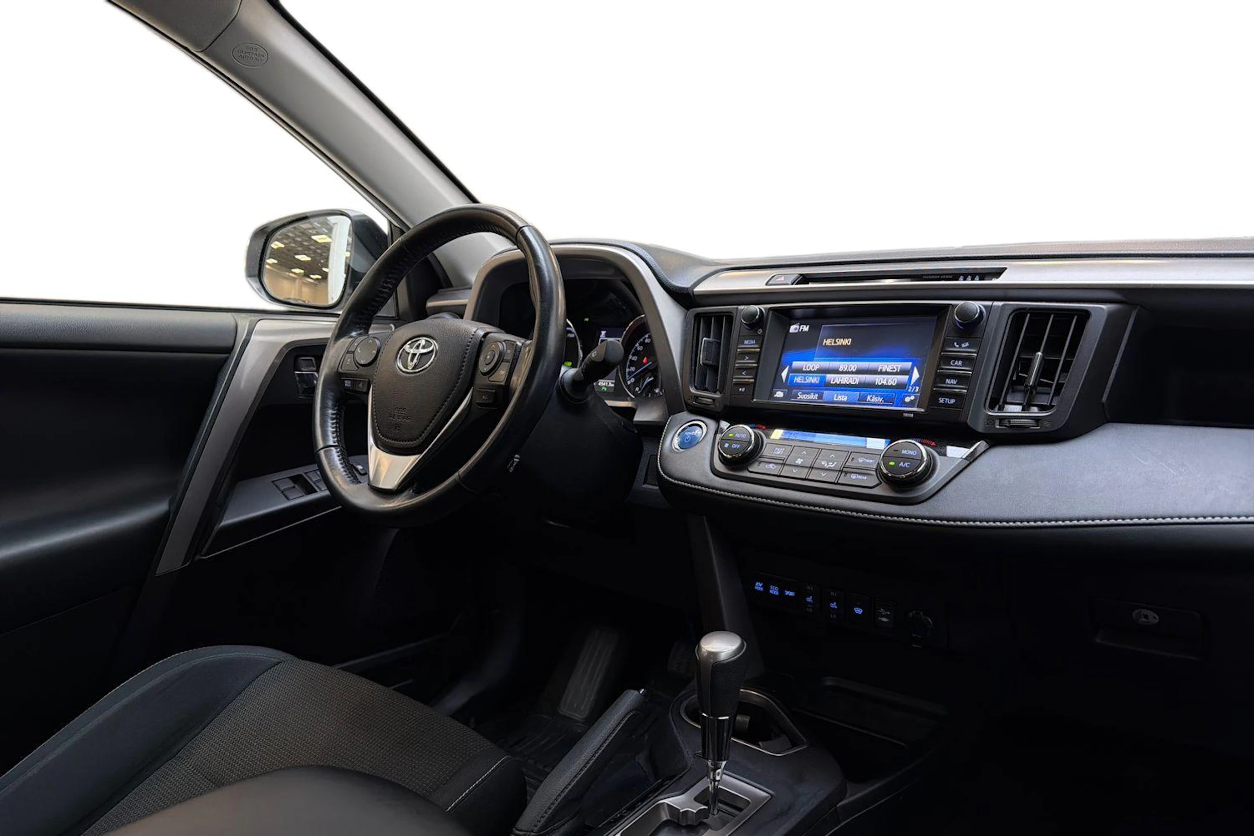 valkoinen Toyota RAV4 2018 kuva 7.
