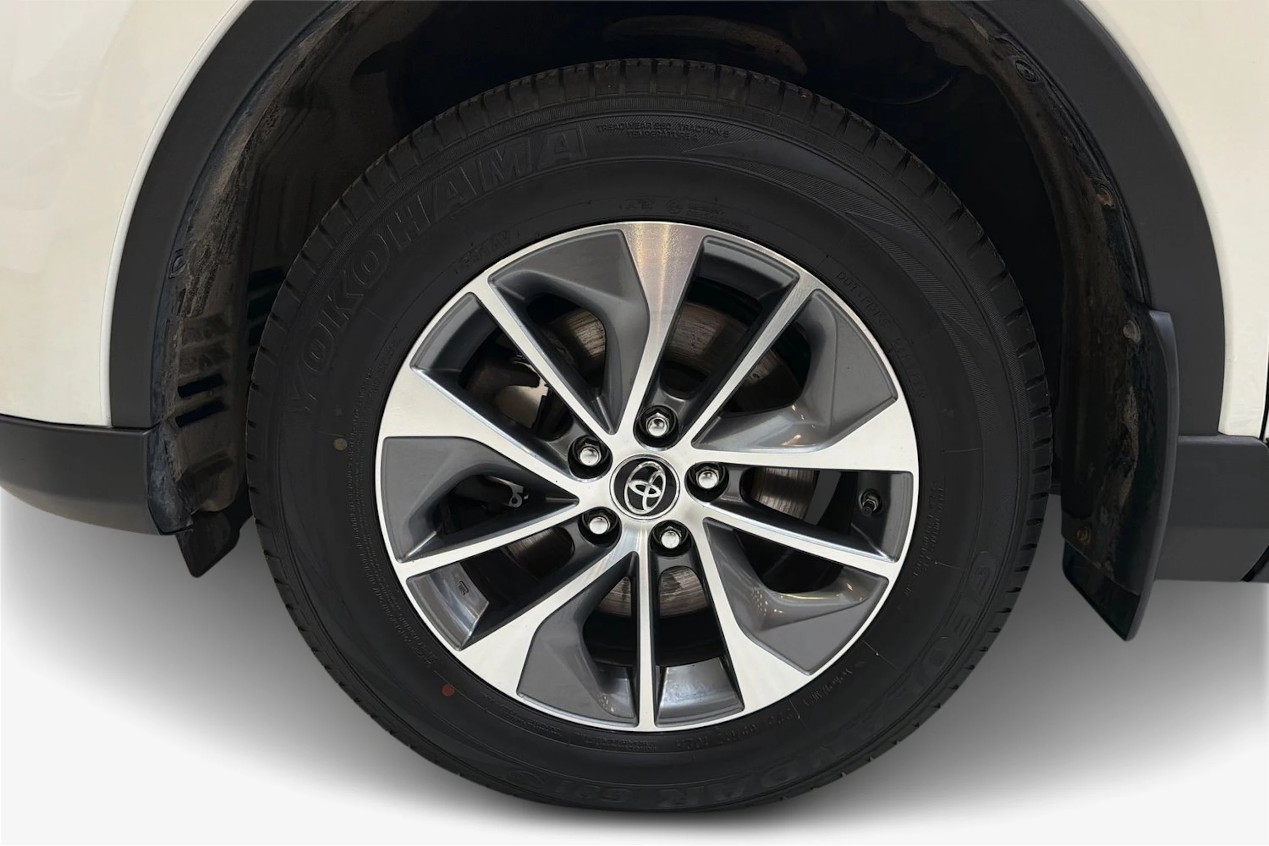 valkoinen Toyota RAV4 2018 kuva 9.