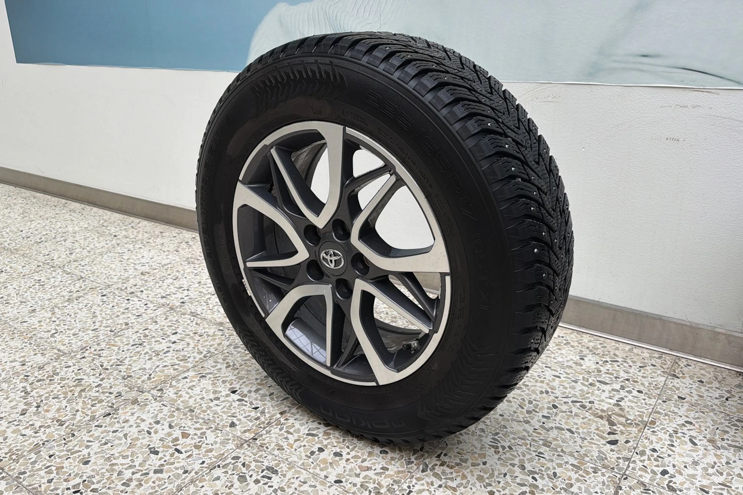 valkoinen Toyota RAV4 2018 kuva 10.