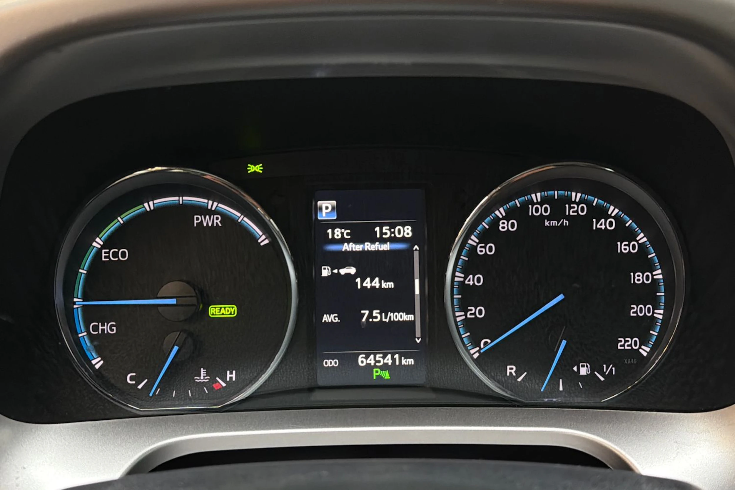 valkoinen Toyota RAV4 2018 kuva 12.
