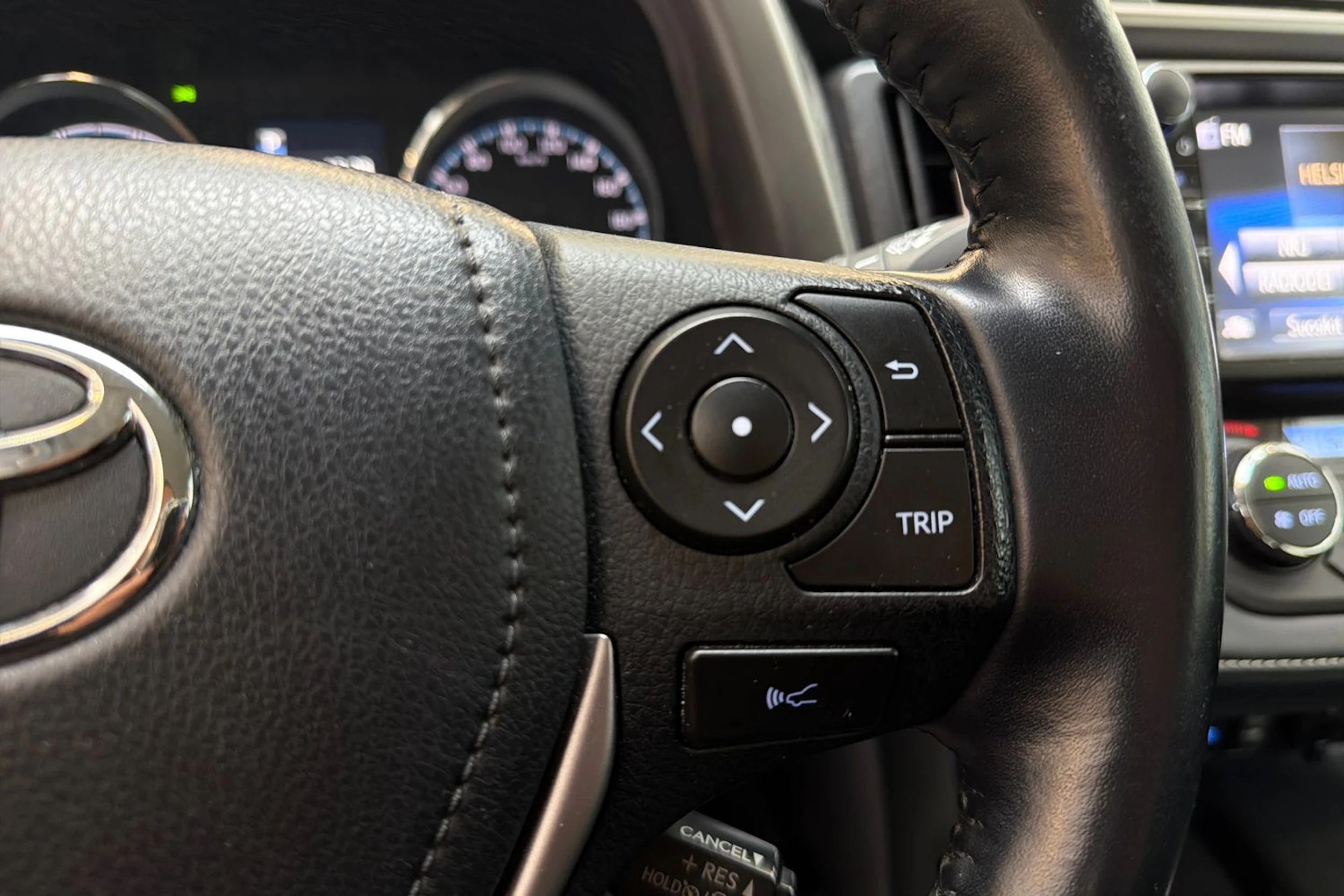 valkoinen Toyota RAV4 2018 kuva 14.