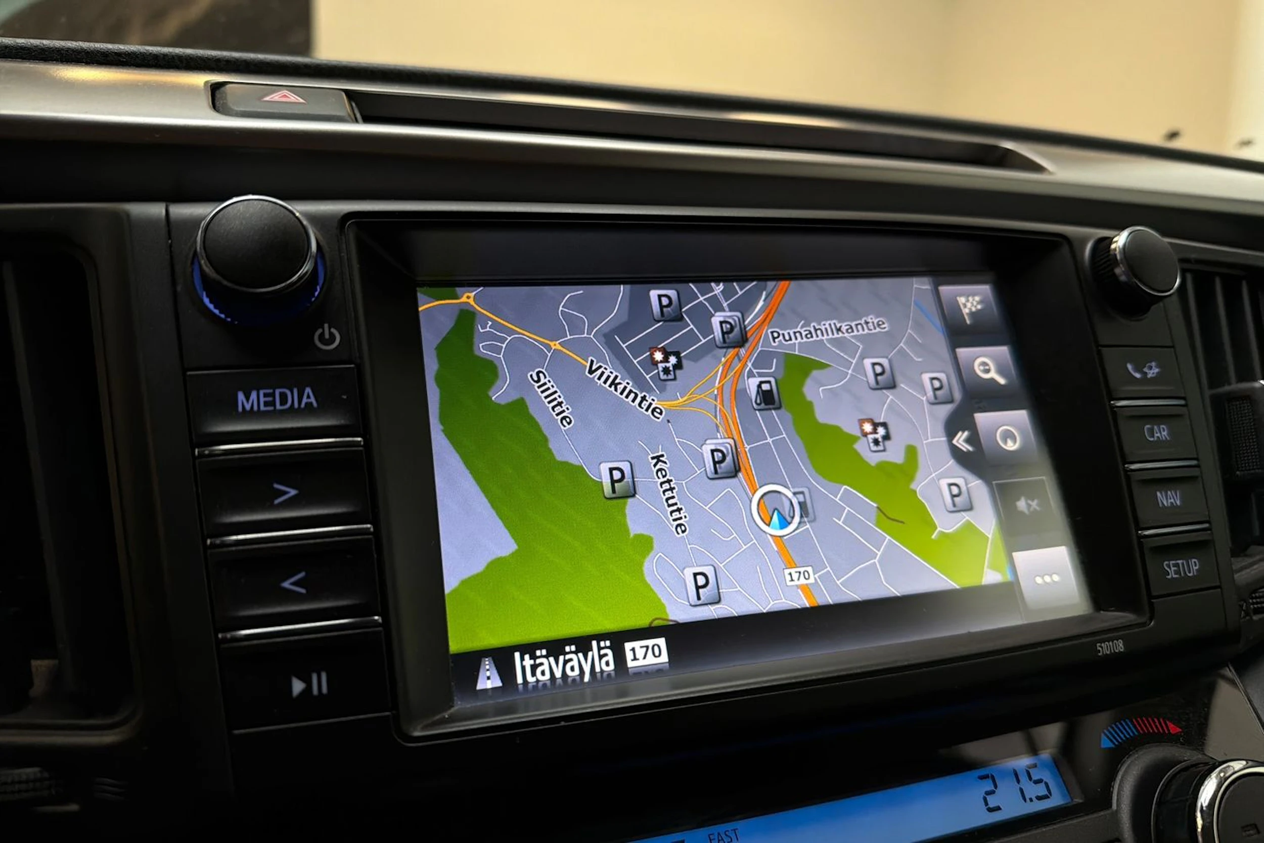 valkoinen Toyota RAV4 2018 kuva 16.