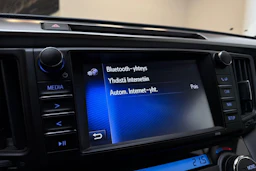 valkoinen Toyota RAV4 2018 kuva 17.