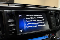 valkoinen Toyota RAV4 2018 kuva 19.
