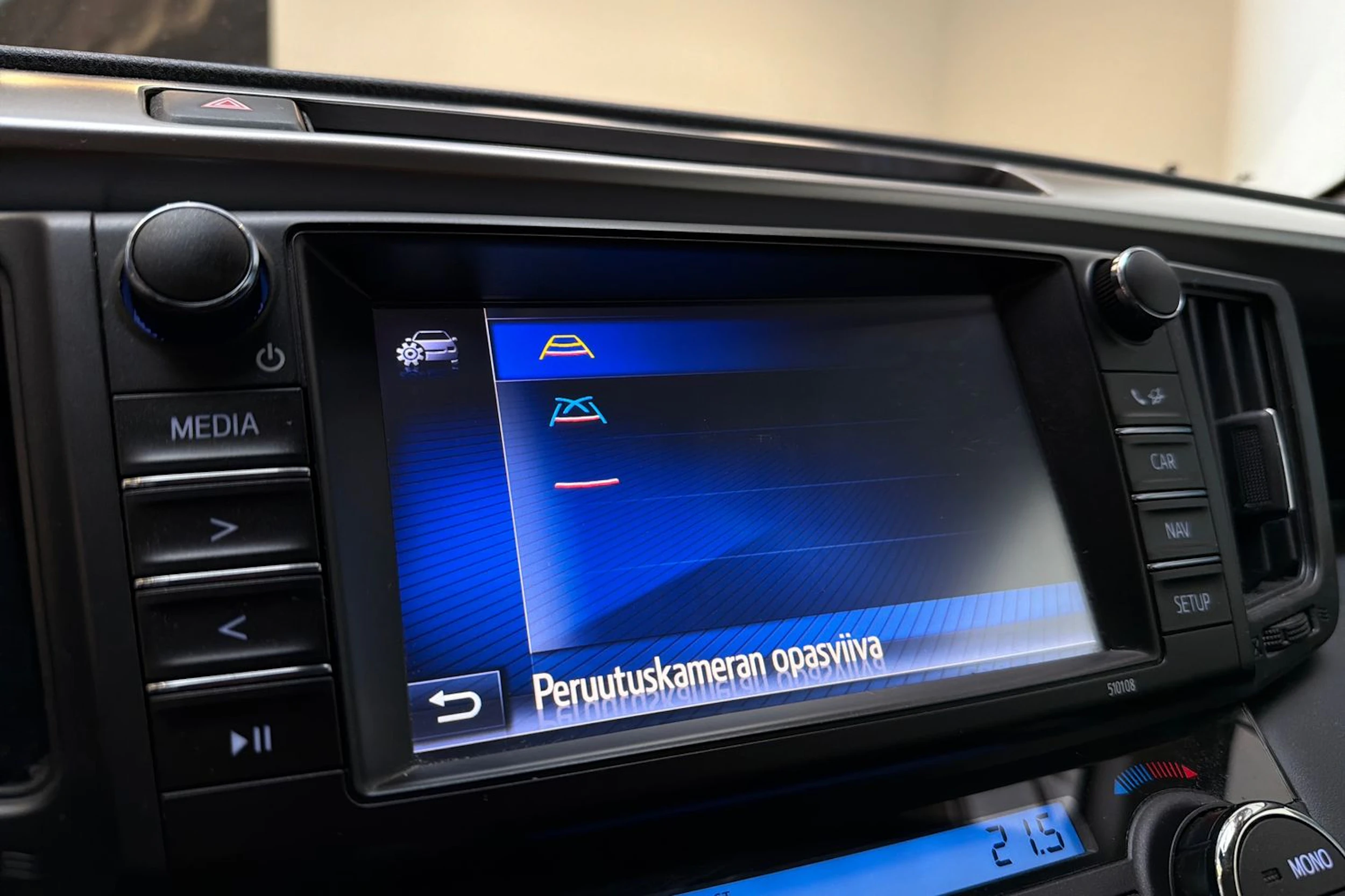 valkoinen Toyota RAV4 2018 kuva 21.