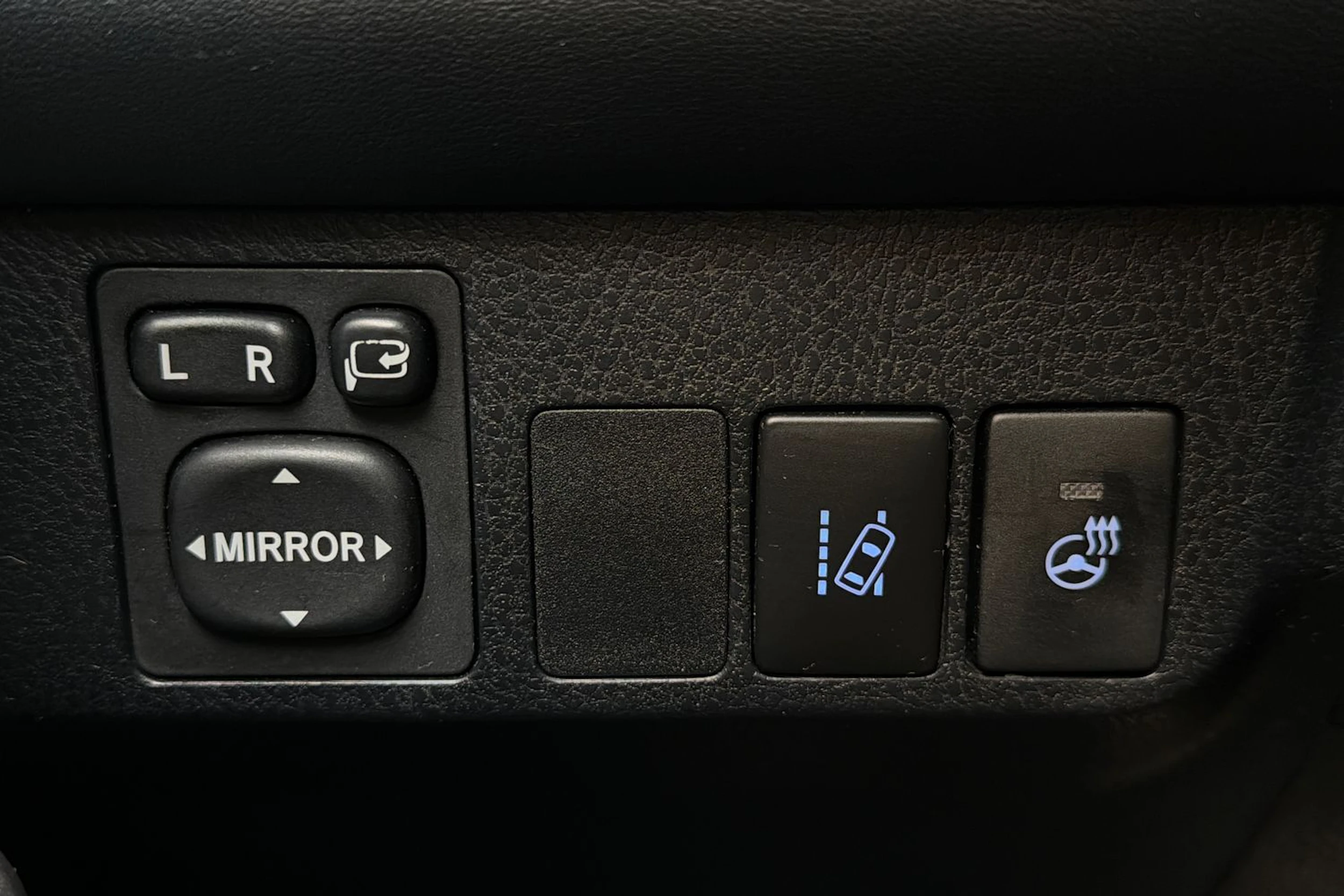 valkoinen Toyota RAV4 2018 kuva 25.