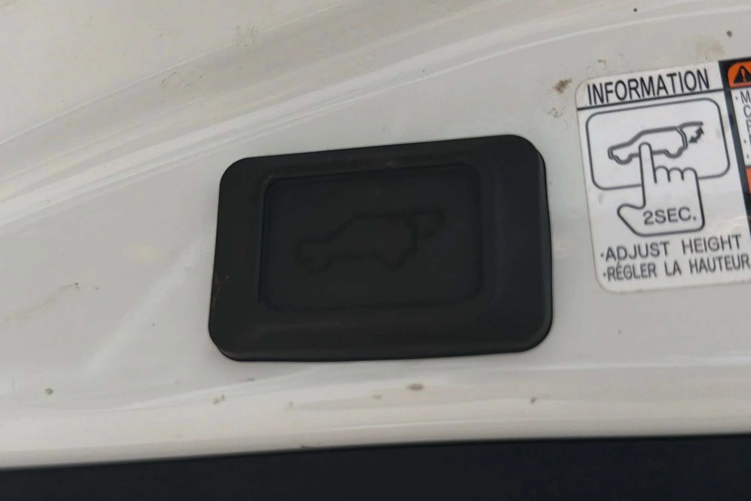 valkoinen Toyota RAV4 2018 kuva 28.