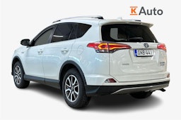 valkoinen Toyota RAV4 2018 kuva 2.