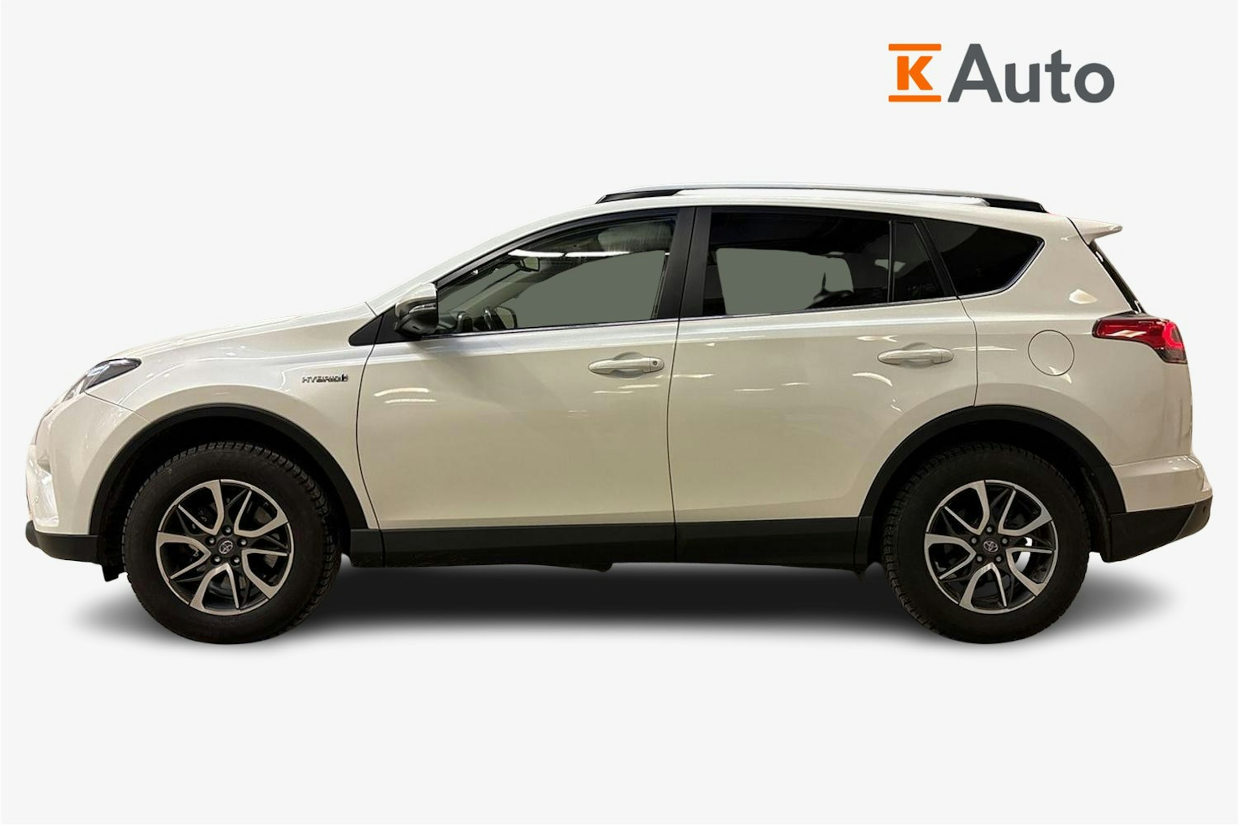 Valkoinen Toyota RAV4 2018 kuva 6.