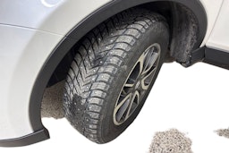 Valkoinen Toyota RAV4 2018 kuva 11.