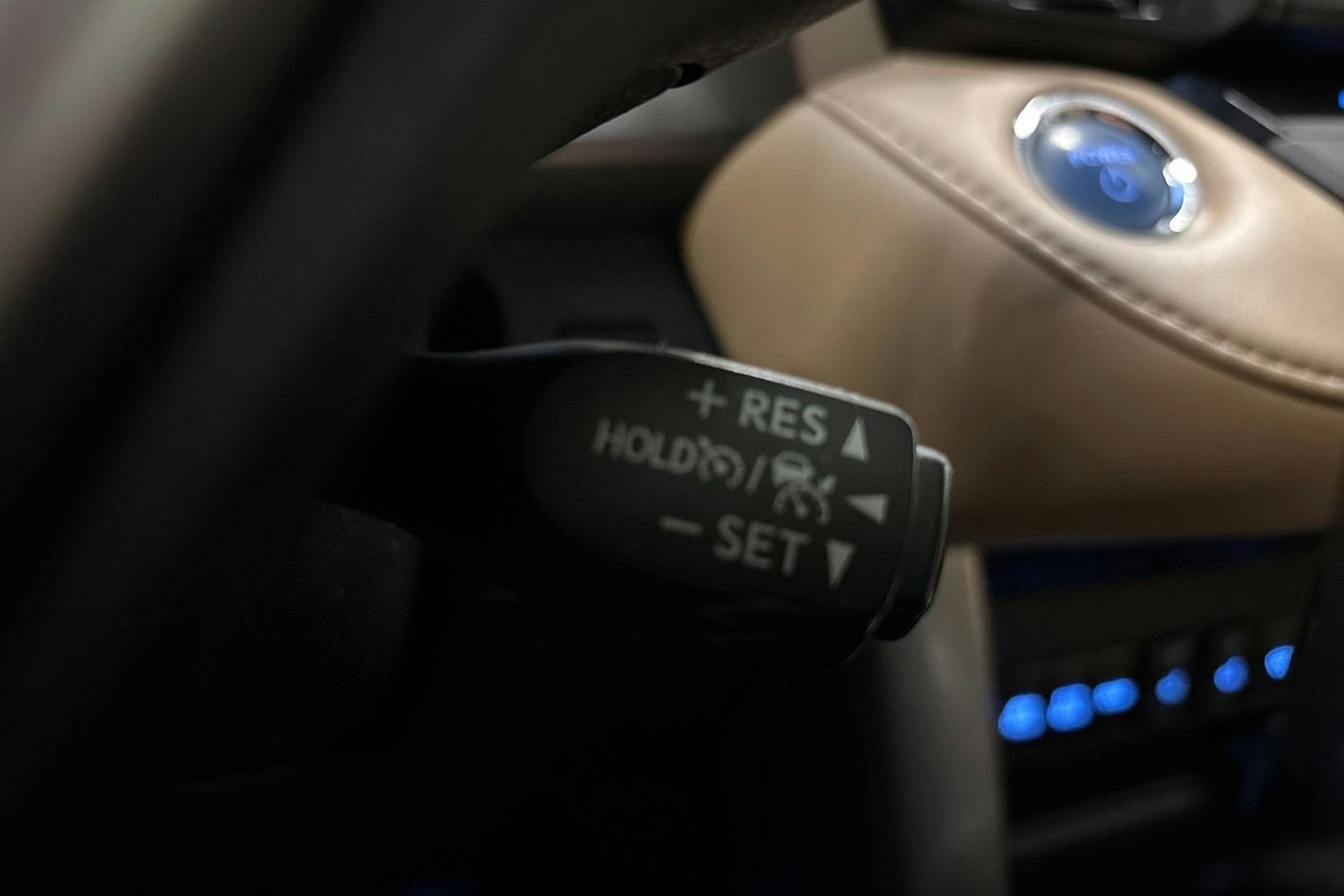 Valkoinen Toyota RAV4 2018 kuva 23.