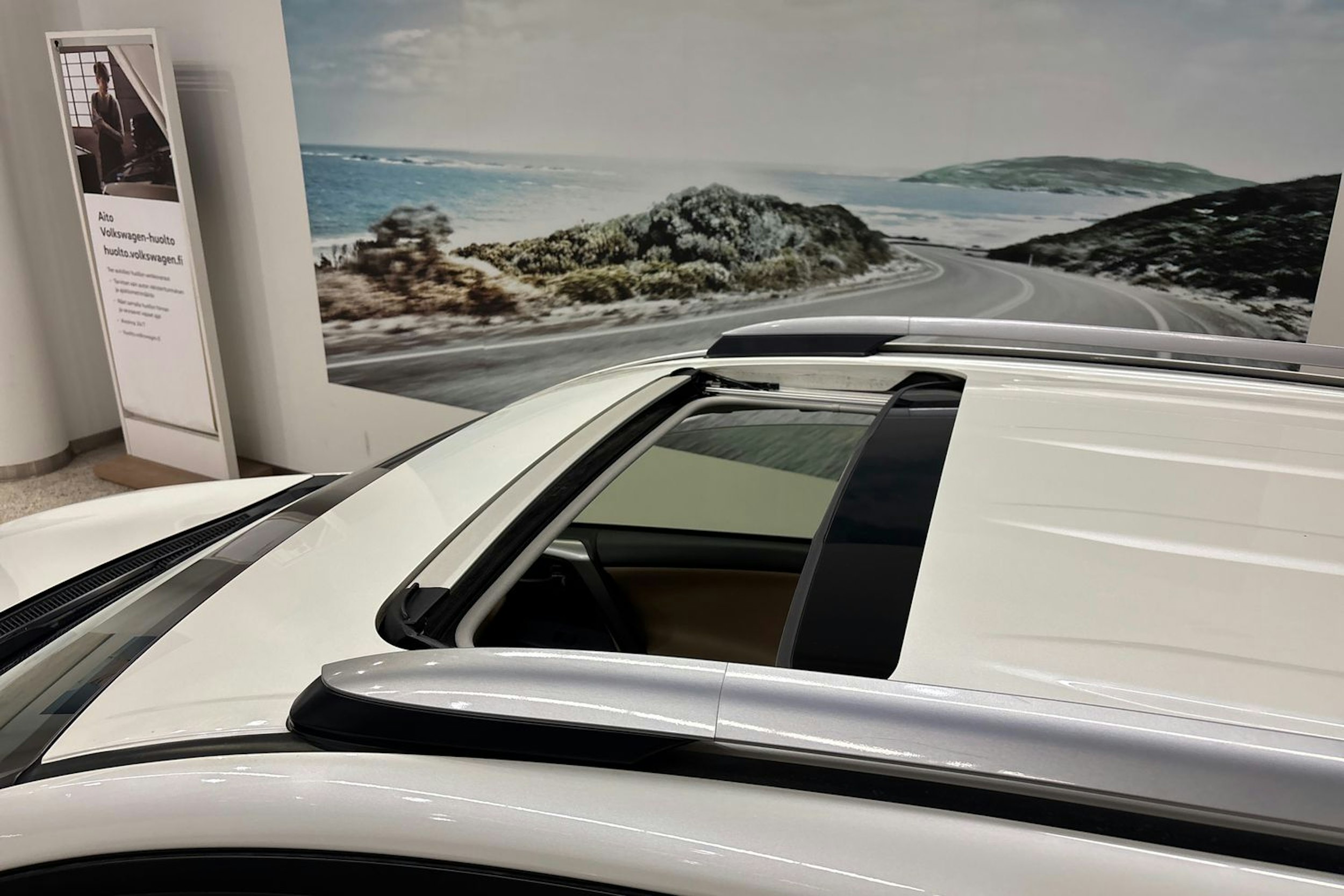 Valkoinen Toyota RAV4 2018 kuva 31.