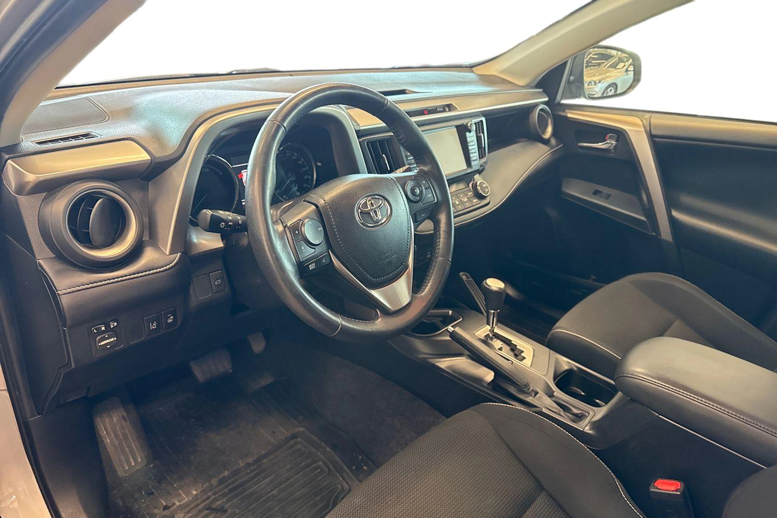 Hopea Toyota RAV4 2018 kuva 3.