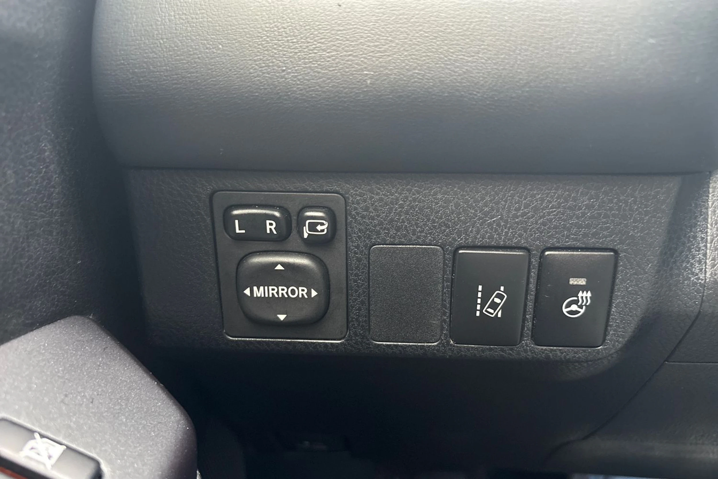 ruskea (beige) Toyota RAV4 2018 kuva 7.