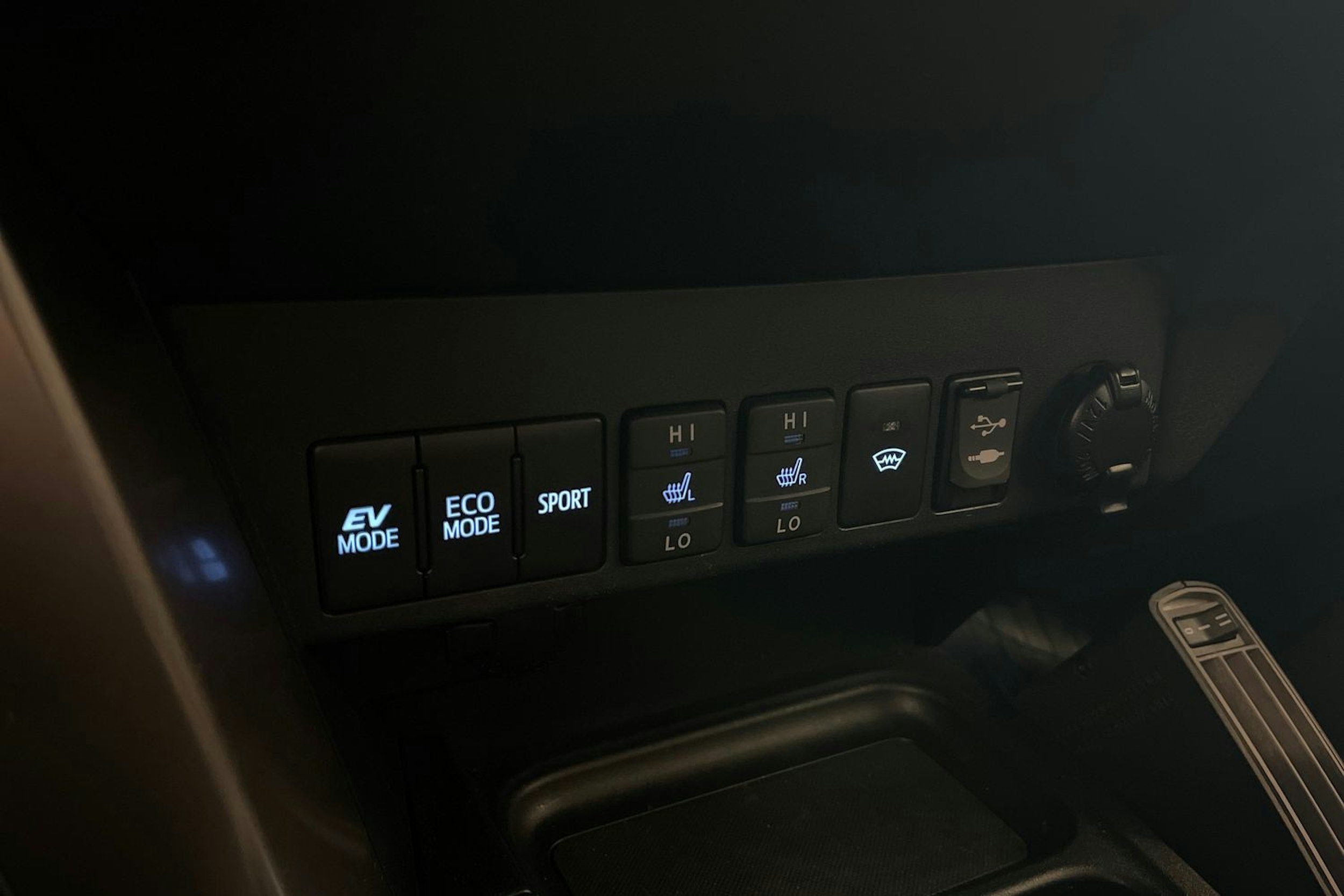 sininen Toyota RAV4 2018 kuva 22.