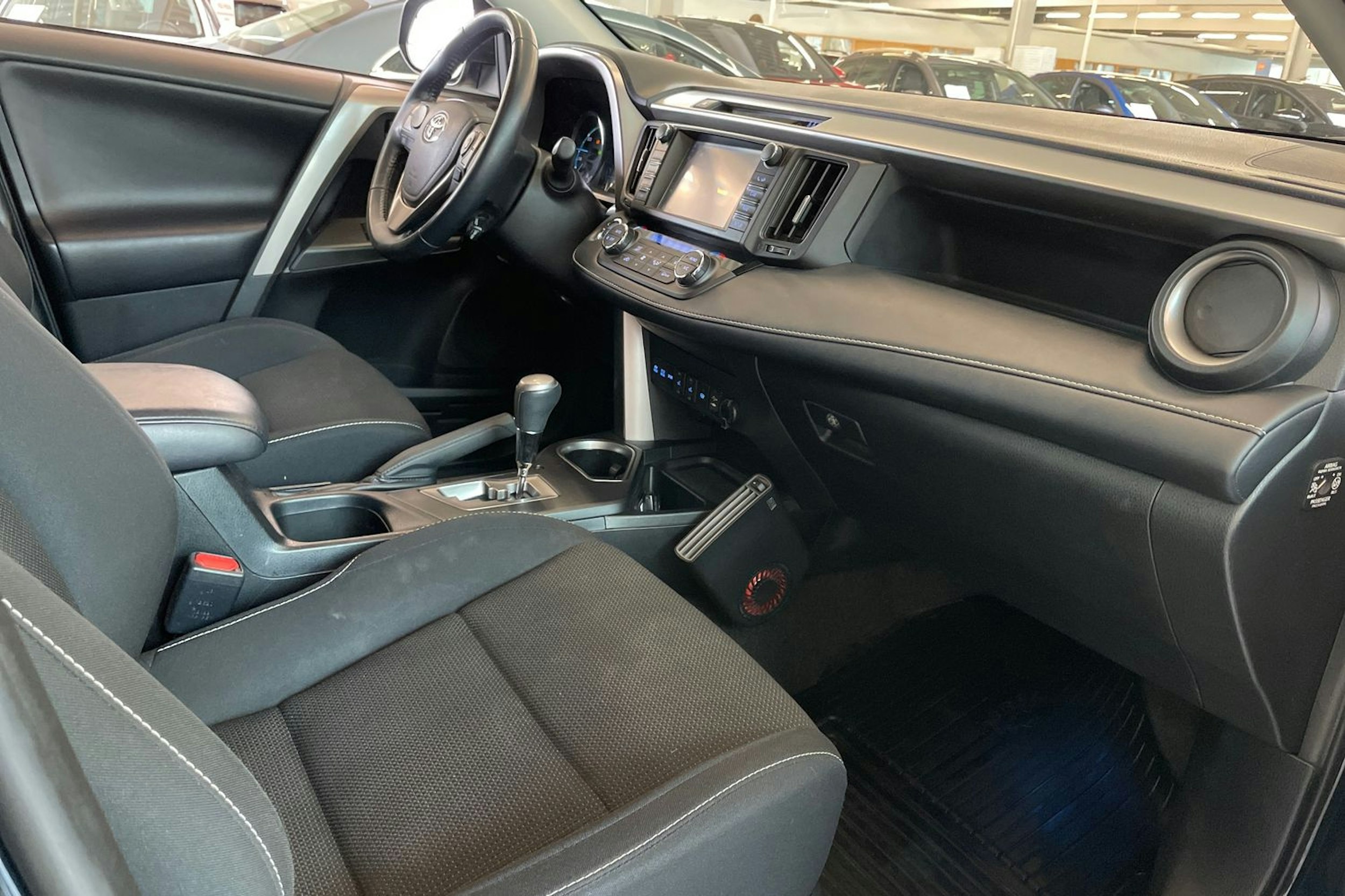 sininen Toyota RAV4 2018 kuva 26.