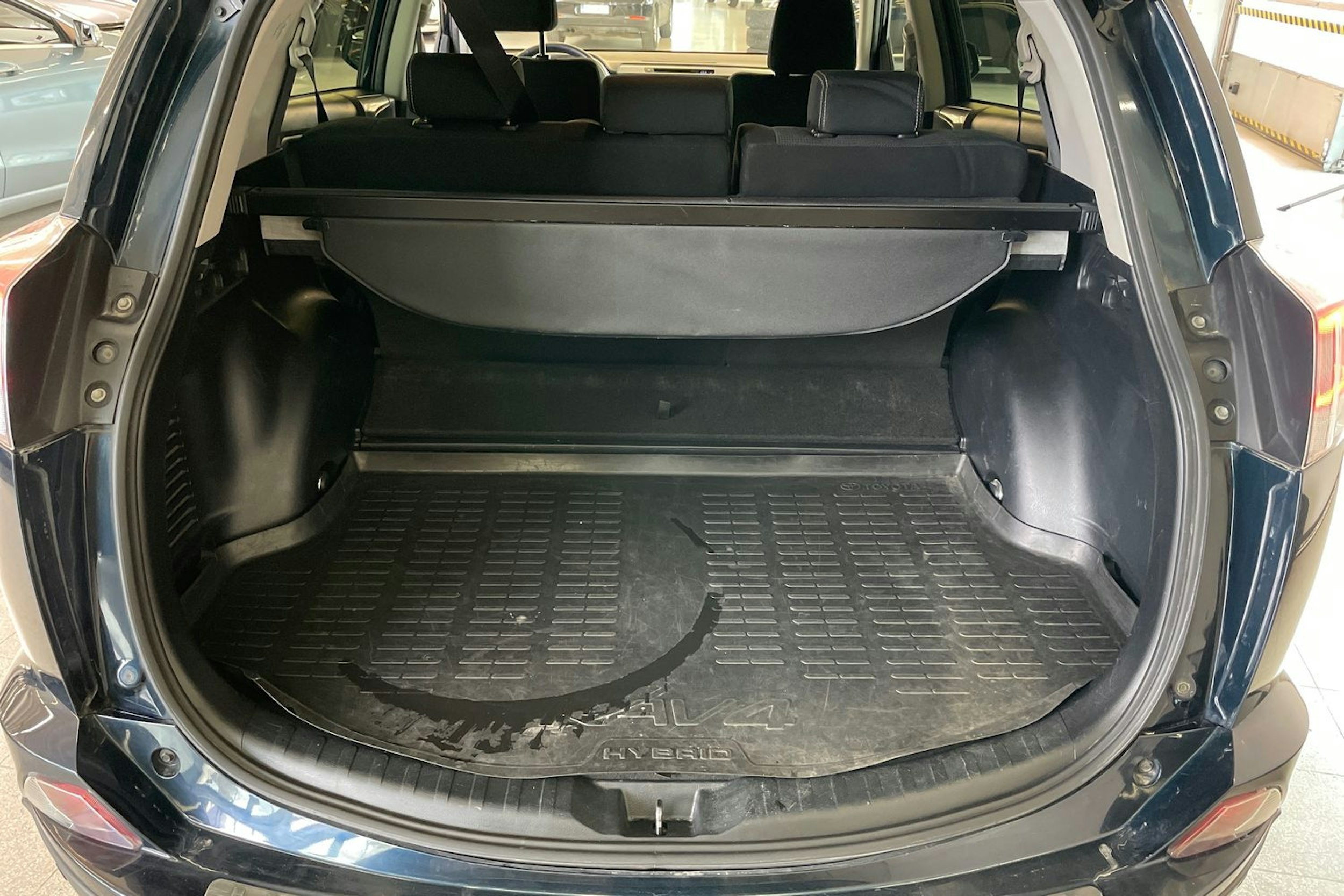 sininen Toyota RAV4 2018 kuva 27.