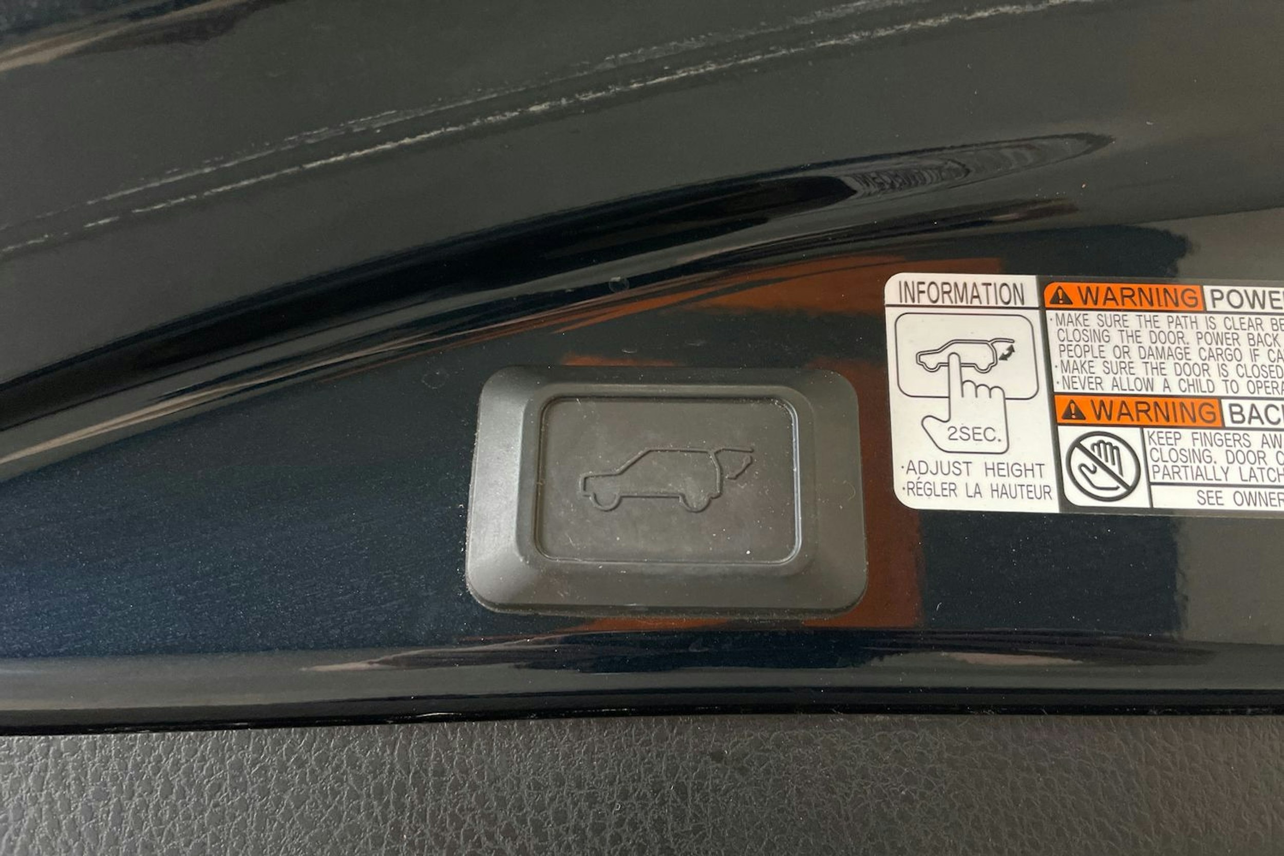 sininen Toyota RAV4 2018 kuva 28.
