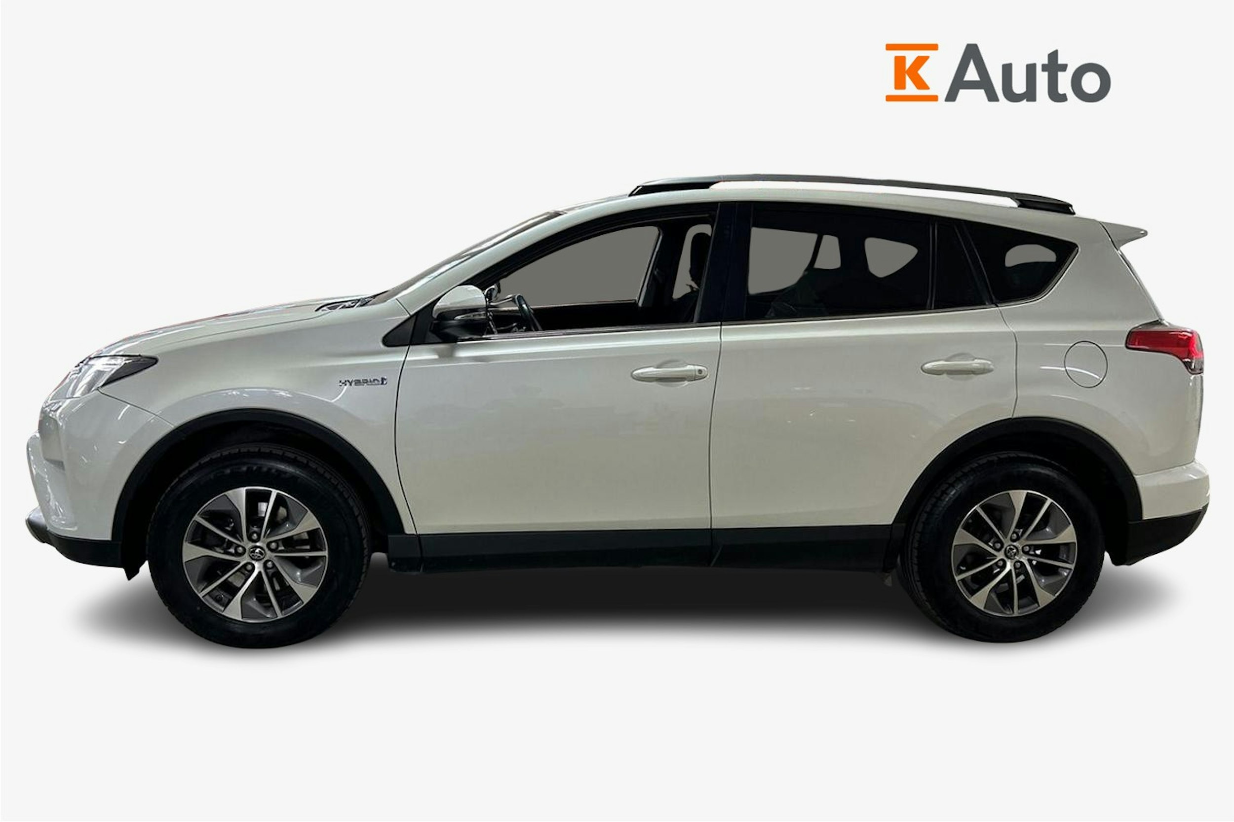 valkoinen Toyota RAV4 2018 kuva 6.